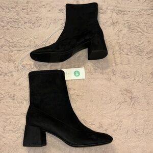 Women’s boots in size 9.5 • a new day